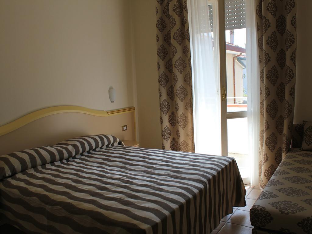 Hotel Marina Rimini Zimmer foto